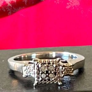 Woman’s Sterling Silver 0.03ctw Diamond Ring